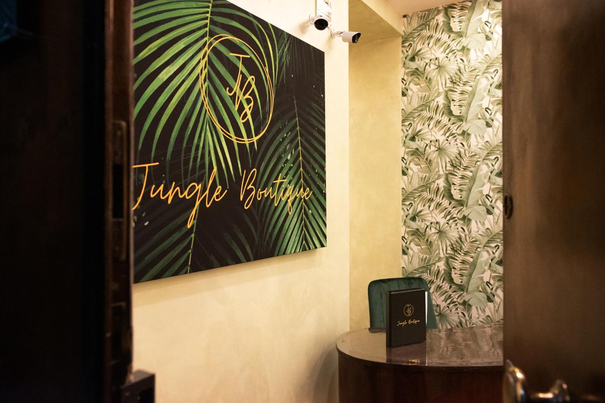 Отель Jungle Boutique Неаполь Экстерьер фото